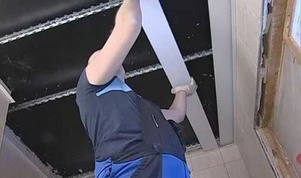 Подвесной потолок из алюминиевых реек Подвесной потолок из алюминиевых реек