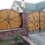 Кованые заборы (ограждения) для частных домов — выбираем свой стиль Кованые заборы (ограждения) для частных домов — выбираем свой стиль
