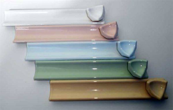 Каким может быть бордюр для ванны, как его монтировать Каким может быть бордюр для ванны, как его монтировать