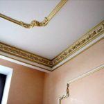 Как отделать молдингами стену и потолок Как отделать молдингами стену и потолок
