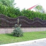Решаем каким сделать забор из дерева Решаем каким сделать забор из дерева