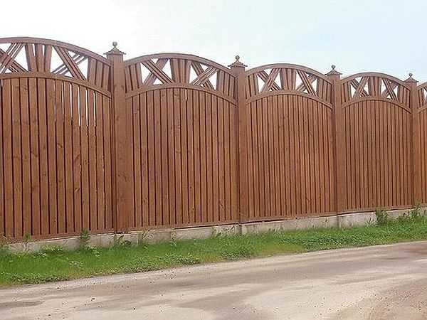 Решаем каким сделать забор из дерева Решаем каким сделать забор из дерева