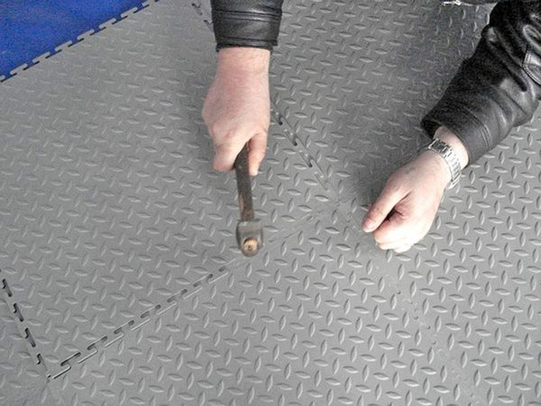 Чем покрыть пол в гараже из бетона Чем покрыть пол в гараже из бетона