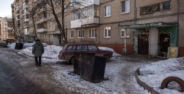 Контейнерная площадка для мусора: нормативы установки и обслуживания Контейнерная площадка для мусора: нормативы установки и обслуживания