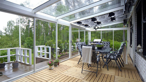 Остекление террас и веранд: особенности конструкций и используемые материалы Остекление террас и веранд: особенности конструкций и используемые материалы