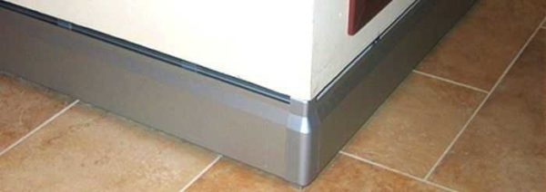 Плинтусное отопление — стоит делать или нет? Плинтусное отопление — стоит делать или нет?