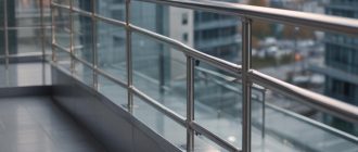 Ограждения из нержавеющей стали: характеристики, монтаж и применение